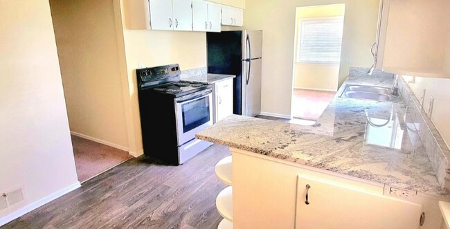 Building Photo - 819 N Idaho St