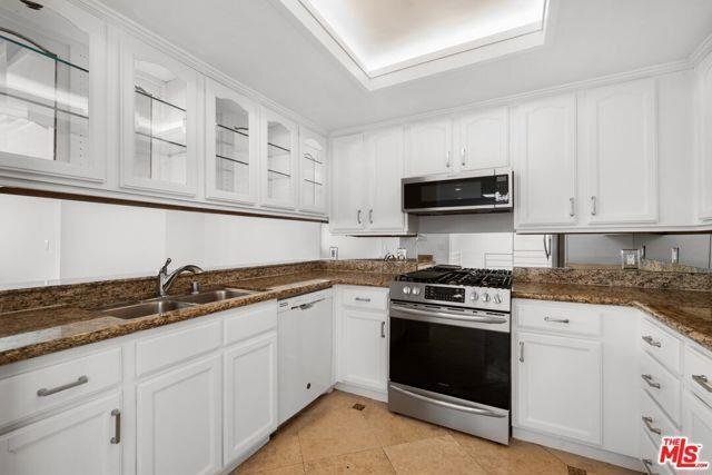 Building Photo - 1722 Malcolm Avenue Apt #404, Los Angeles,...