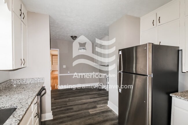 Building Photo - 1665 Twin Pines Dr