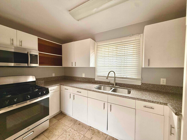 Foto del edificio - 532 W 77th St