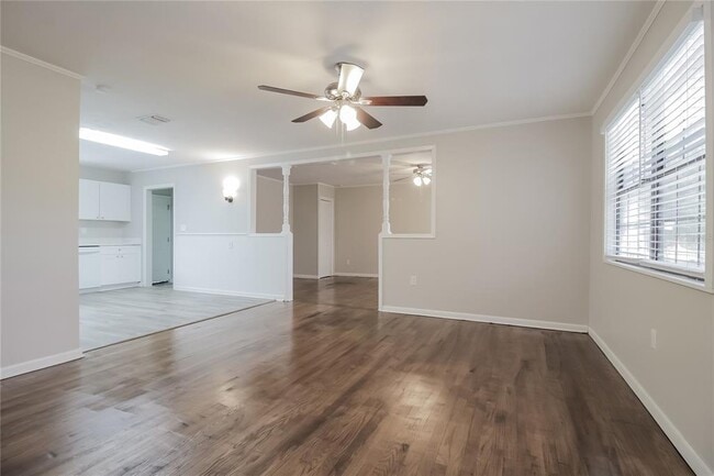 Building Photo - 1198 S Golf Lake Dr
