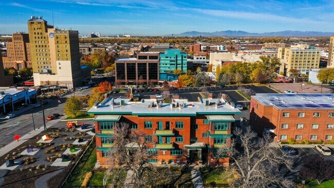 Foto del edificio - 2461 Adams Ave