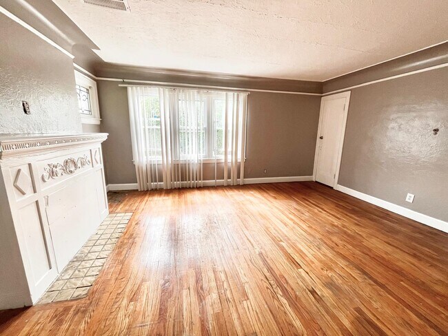 Foto del edificio - 17146 Kentucky St