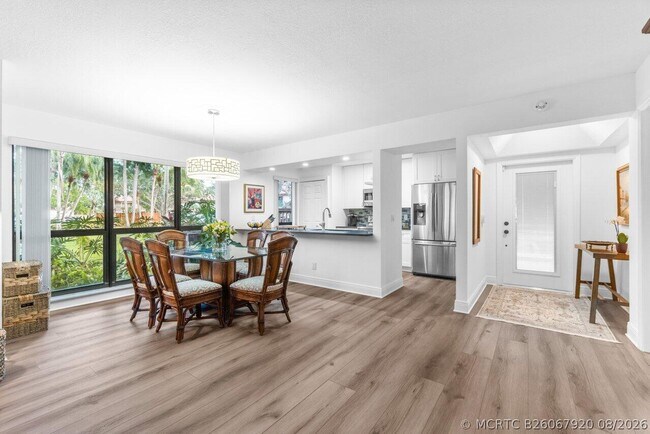 Foto del edificio - 401 Brackenwood Ln S