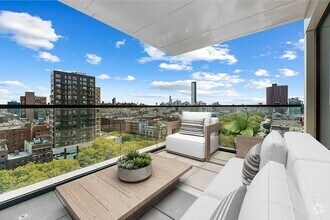 Building Photo - 171 Chrystie St