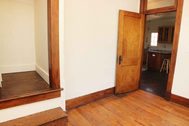 Foto del edificio - 637 Mathews St