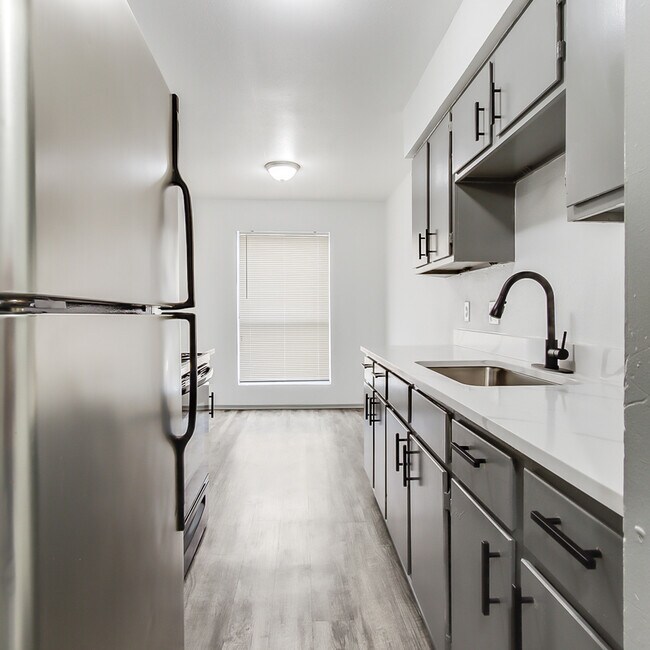 Foto del edificio - 912 Isbell Rd