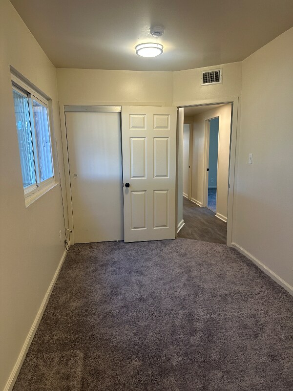 Building Photo - 1205 W 97th St