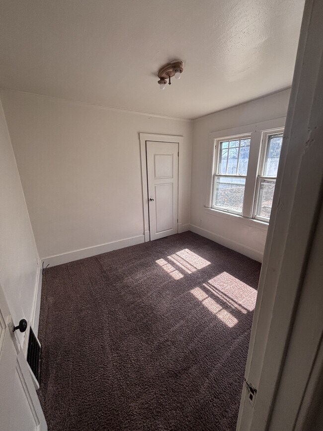 Foto del edificio - 2222 N Ellis St