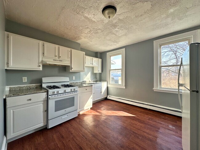 Foto del edificio - 61 Hasbrouck St