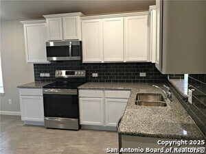 Building Photo - 914 Pumpkin