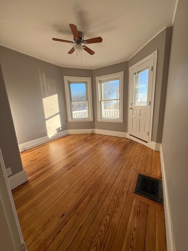 Foto del edificio - 53 Farragut Rd