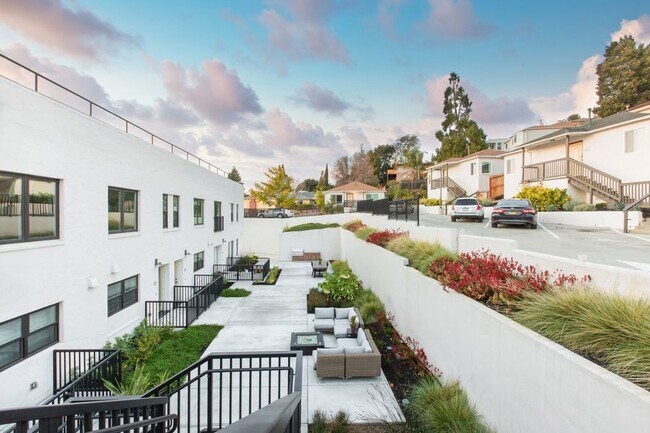 Building Photo - 4701 Fair Ave