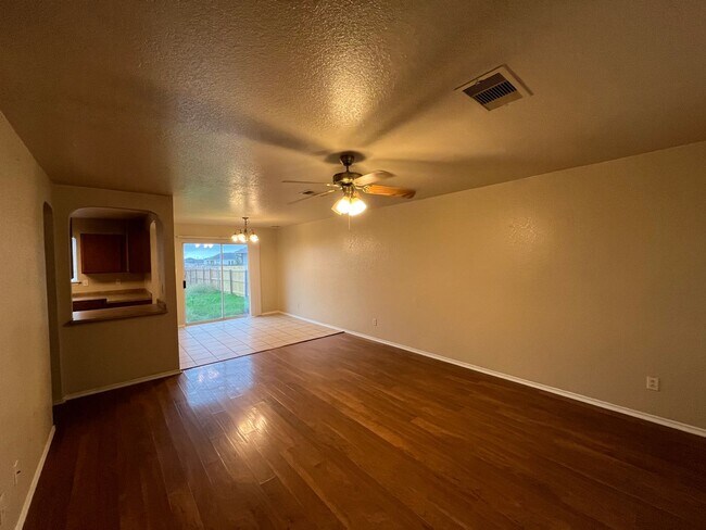 Building Photo - 6042 Kensinger Pass, Converse, TX. 78109