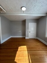 Building Photo - 2464 Harney St