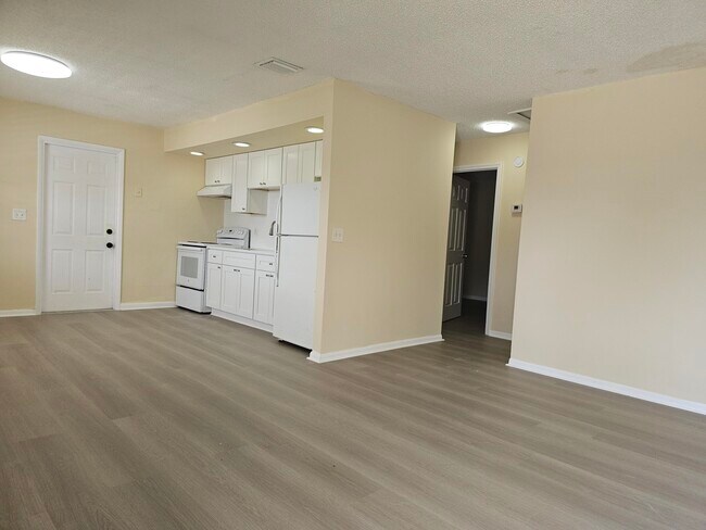 Foto del edificio - 4641 Myla Ln