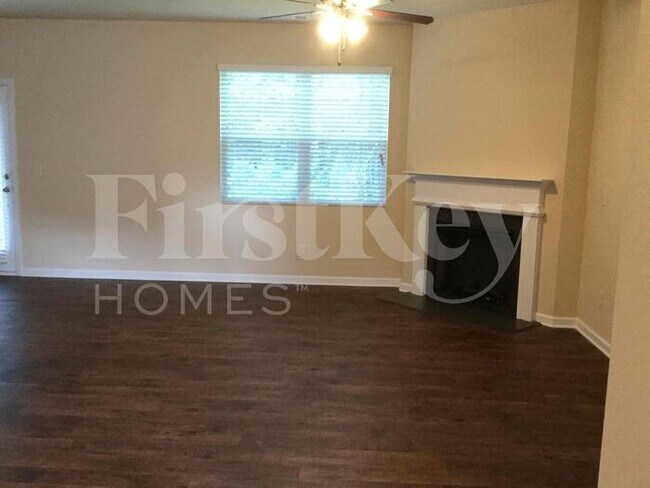 Building Photo - 473 Lake Ridge Ln