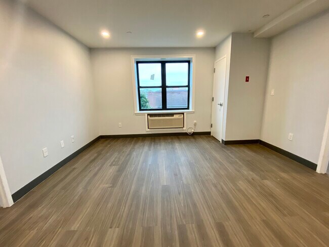 Building Photo - 3417 103rd St