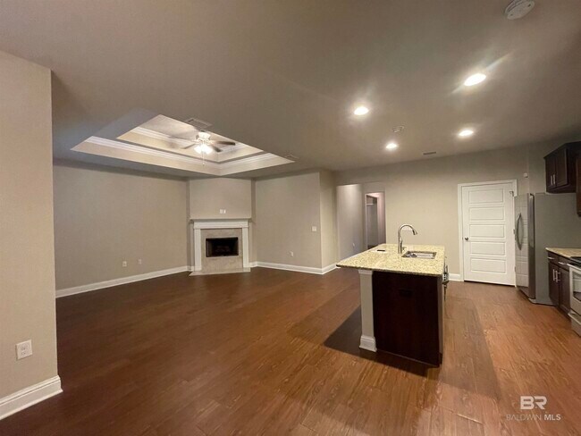 Foto del edificio - 7824 Barrington Ln