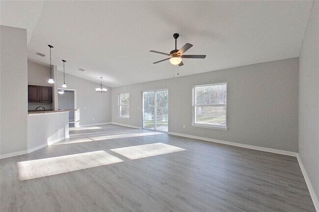 Foto del edificio - 8806 SW 135th Street Rd