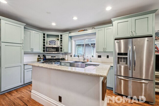Foto del edificio - Charming Furnished 4-Bedroom Home in Denve...