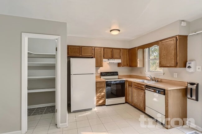 Building Photo - 639 Glynock Pl