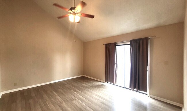 Building Photo - Available Now! Two Bedroom Two Bath Townho...