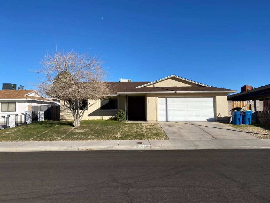 Primary Photo - 225 Veeder Dr