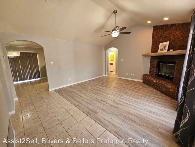Building Photo - 3 br, 2 bath House - 883 San Miguel