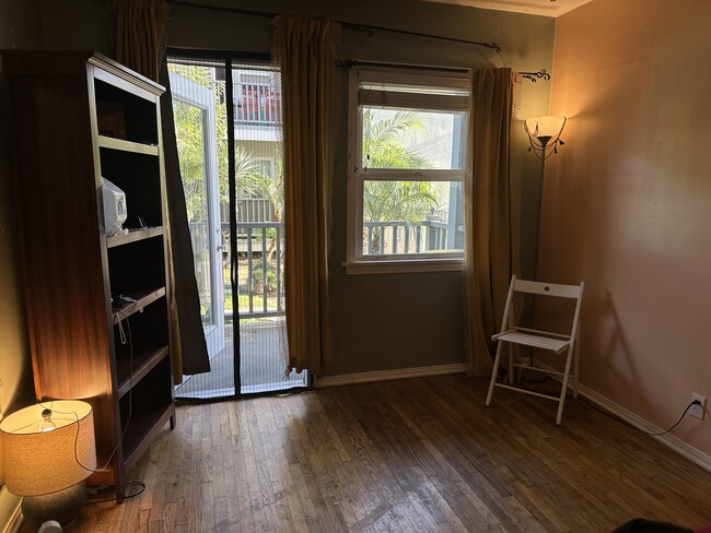 Building Photo - 2221 Ocean Ave