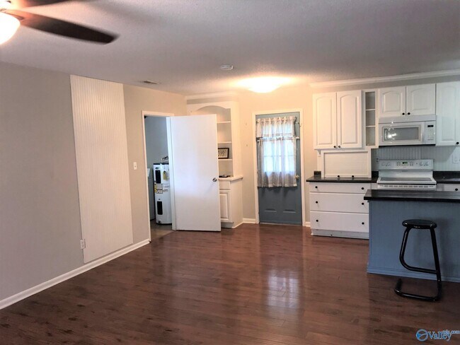 Foto del edificio - 22193 Bragg St