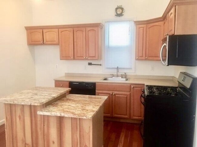 Foto del edificio - 760 Irving Pl