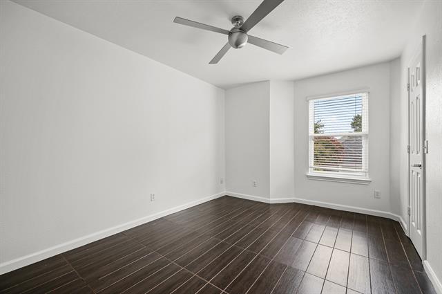 Foto del edificio - 9127 Valley Chapel Ln