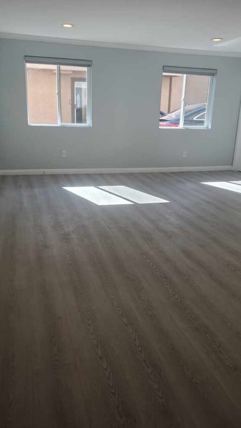 Building Photo - 21215-21212 De La Guerra St