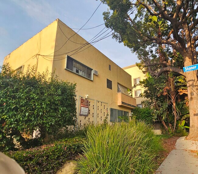 Foto del edificio - 1479 Stoner Ave