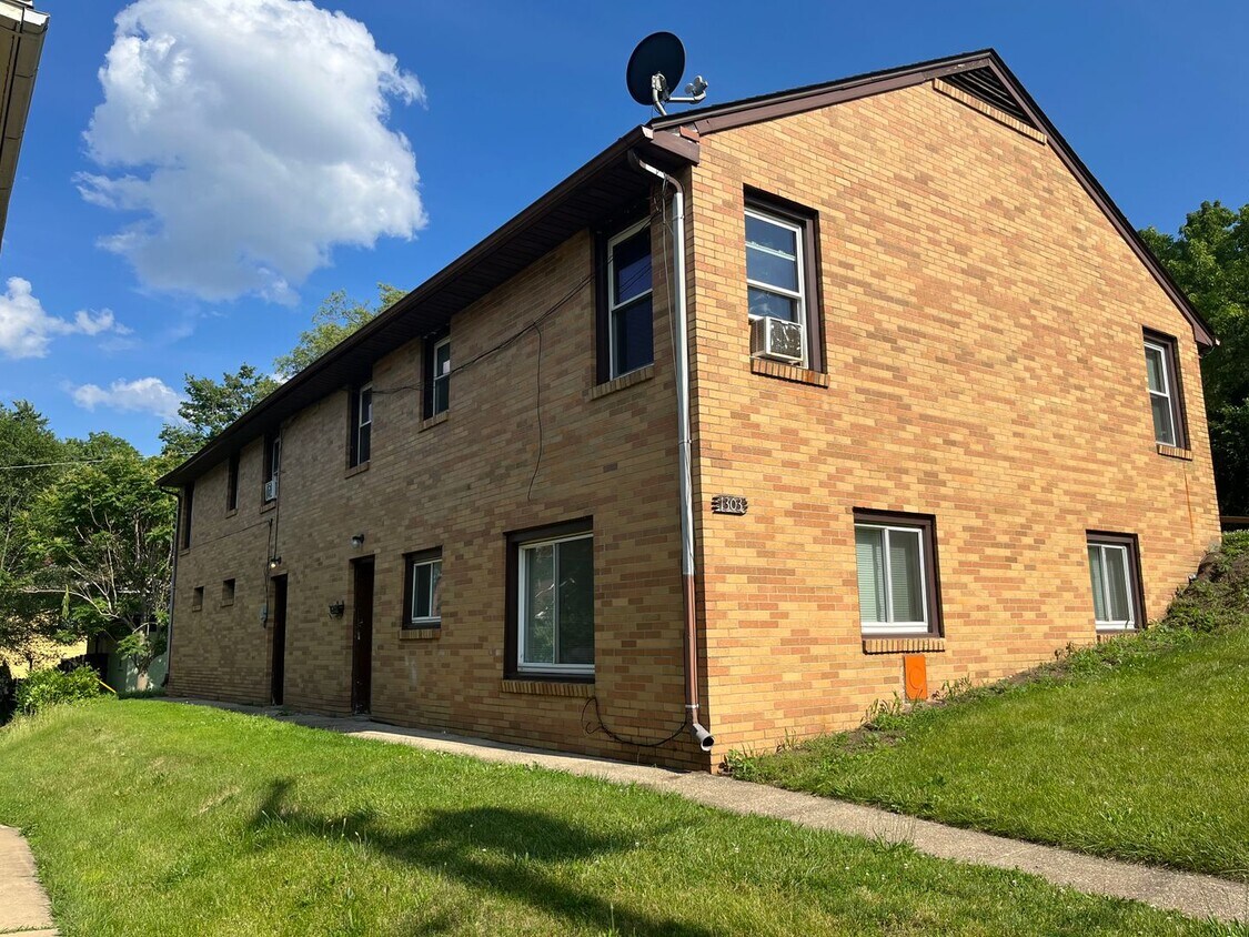 1303 Garrison Ave, Rockford, IL 61103 House Rental in Rockford, IL