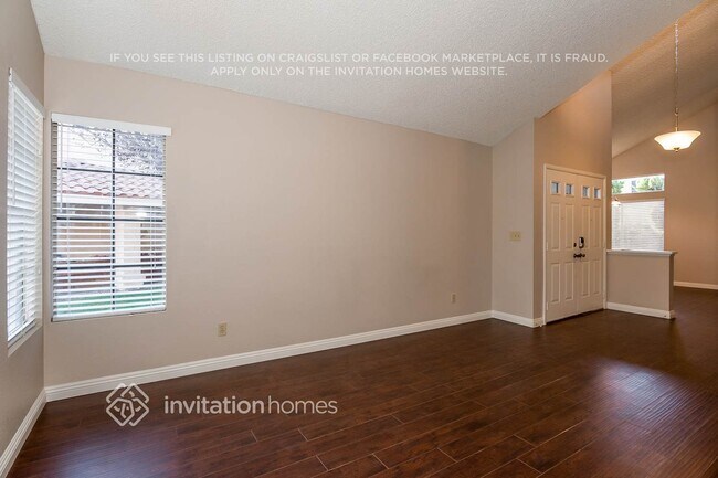 Foto del edificio - 330 Hutchings Ln