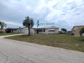 Building Photo - 4637 Croton Dr
