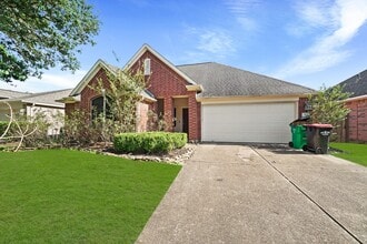 Building Photo - 3103 Valley Ct