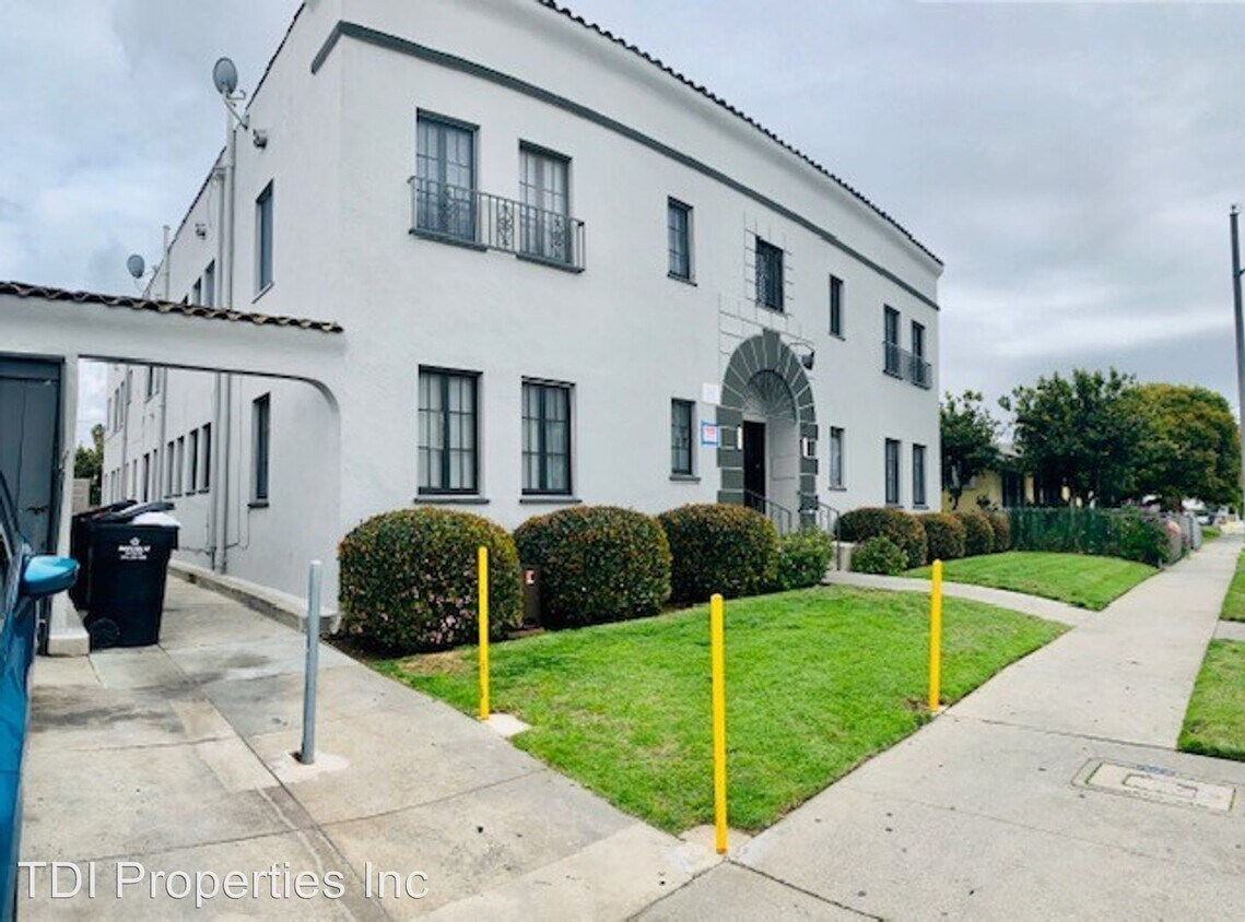 Primary Photo - 406-408 S Grevillea Ave