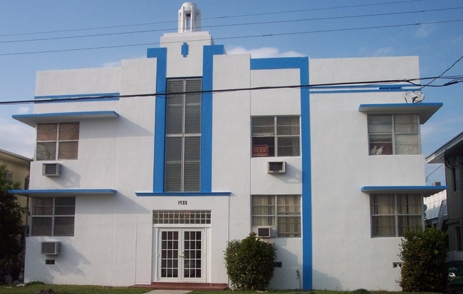 Building Photo - 1935 Calais Dr