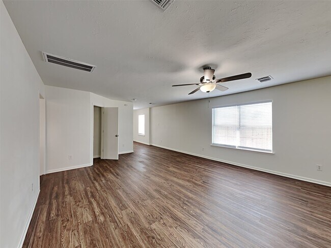 Foto del edificio - 4407 Crossvine Ave