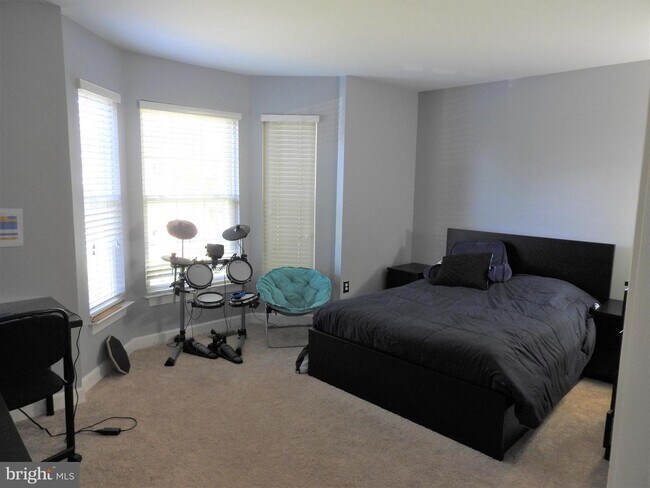 Building Photo - 3317 Knolls Pkwy