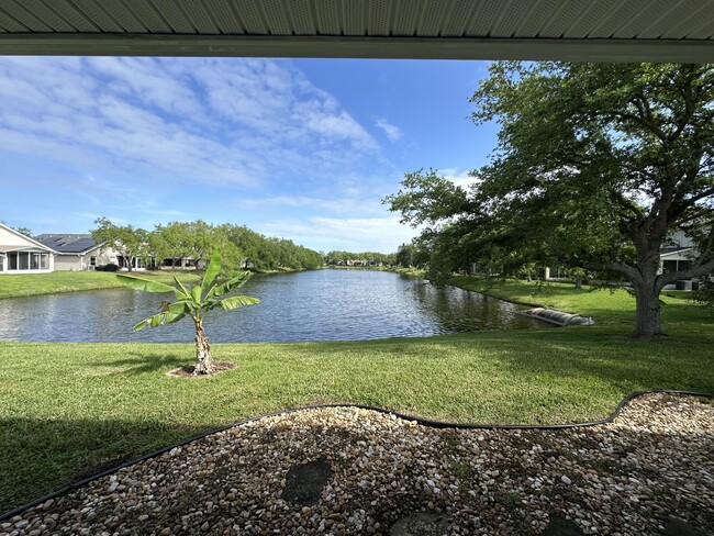 Foto del edificio - 1250 Olde Bailey Ln