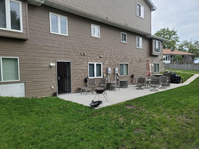 Building Photo - 1129 Cheery Ln NE