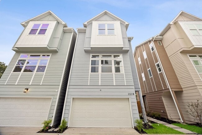 Building Photo - 2121 A Hoskins Dr