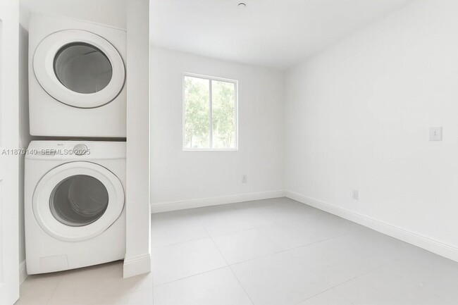 Foto del edificio - 541 NW 33rd St