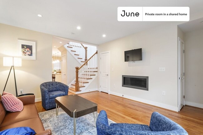 Building Photo - Room in Shared 3 bed/3 bath home in Capitol Hill