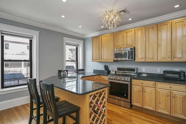 Building Photo - 278 K St