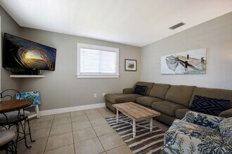 Building Photo - 2515 Avenue B